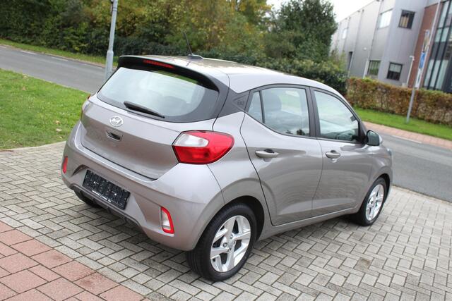 Hyundai I 10 1.0 Airco-Cruise-Navi-Camera-Carplay 12 Maanden Bovag Garantie !!