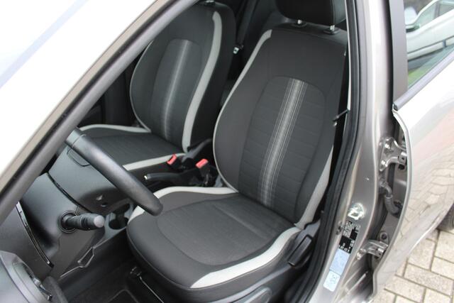 Hyundai I 10 1.0 Airco-Cruise-Navi-Camera-Carplay 12 Maanden Bovag Garantie !!