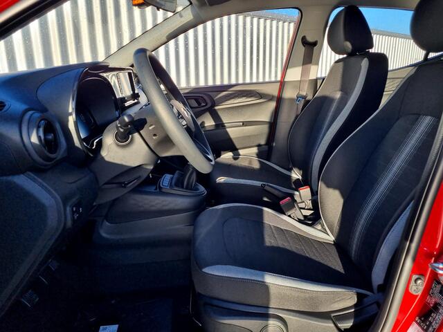 Hyundai I 10 1.0 Comfort / ¤2000 Voordeel / Snel Leverbaar / Navigatie /