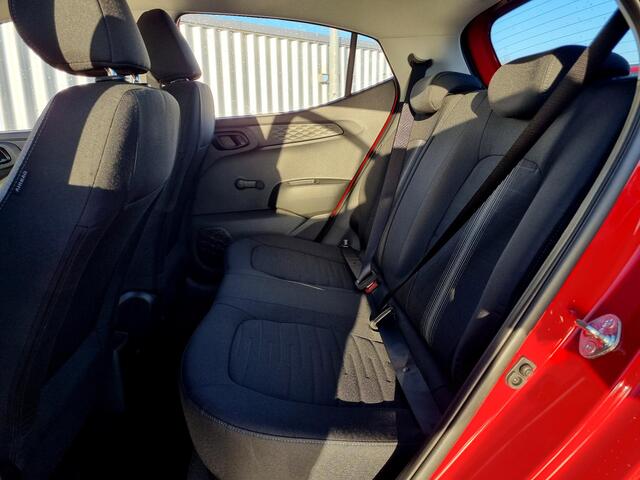 Hyundai I 10 1.0 Comfort / ¤2000 Voordeel / Snel Leverbaar / Navigatie /