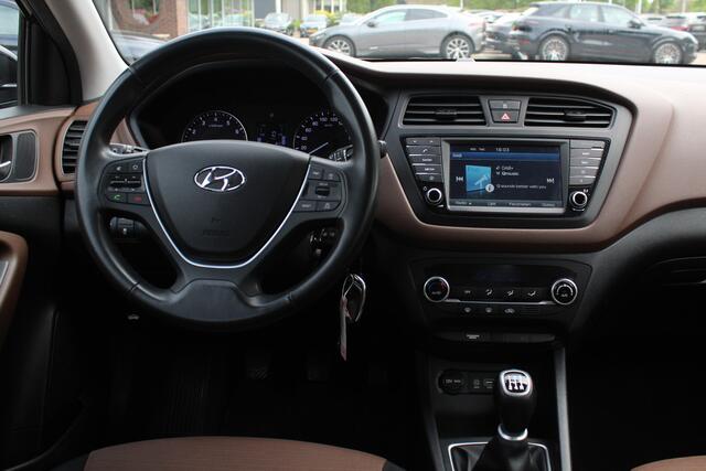 Hyundai I 20 1.0 T-GDI Comfort / Trekhaak / Camera / Navigatie / Parkeerhulp achter / Cruise Control / Getint glas