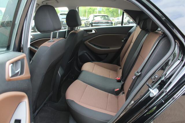 Hyundai I 20 1.0 T-GDI Comfort / Trekhaak / Camera / Navigatie / Parkeerhulp achter / Cruise Control / Getint glas