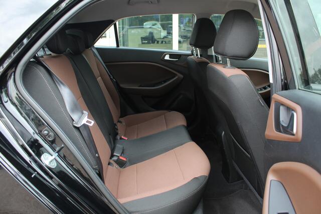 Hyundai I 20 1.0 T-GDI Comfort / Trekhaak / Camera / Navigatie / Parkeerhulp achter / Cruise Control / Getint glas
