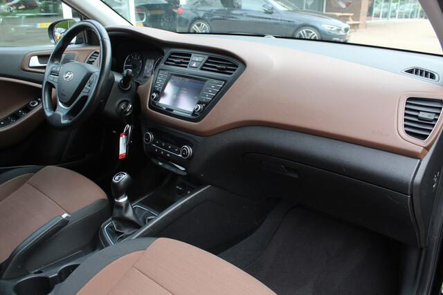 Hyundai I 20 1.0 T-GDI Comfort / Trekhaak / Camera / Navigatie / Parkeerhulp achter / Cruise Control / Getint glas