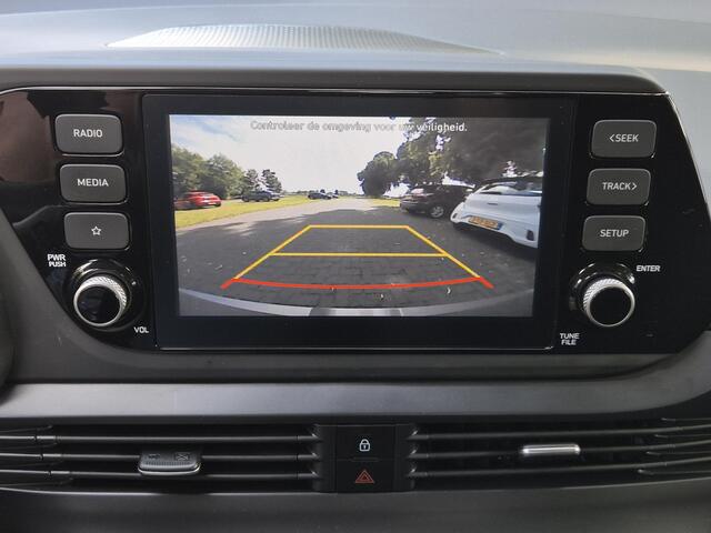 Hyundai I 20 1.0 T-GDI Comfort Automaat / Navigatie via Apple Carplay of Android Auto / Achteruitrijcamera / Cruise control / Stuur- en Stoelverwarming / Climate control / Lichtmetalen wielen 16" /