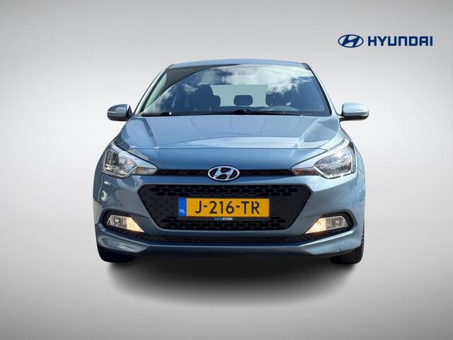 Hyundai I 20 1.2 HP i-Motion Comfort | Trekhaak | Airconditioning | Stuur- + Stoelverwarming | Radio/MP3 Speler | Bluetooth Tel. | Rijklaarprijs!