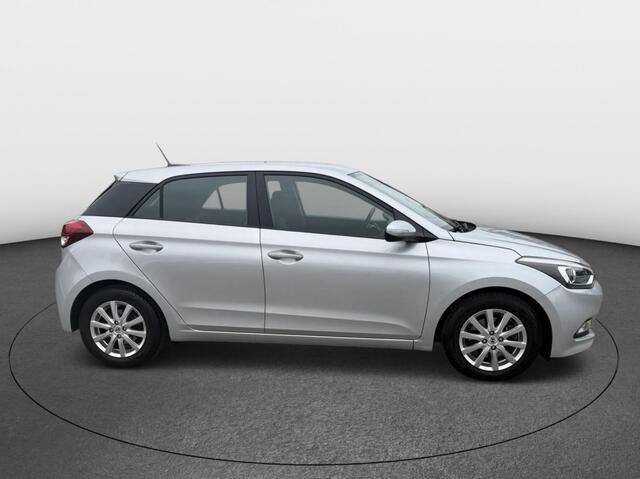 Hyundai I 20 1.0 T-GDI Comfort [ Nav Camera Climate control ]