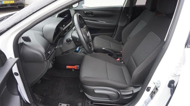 Hyundai I 20 1.2 MPI Comfort Smart Trekhaak | Navigatie | Dealeronderhouden