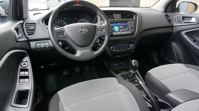 Hyundai I 20 1.0 T-GDI 100pk 5Drs Comfort 17inch LM Navi LED A-Camera Clima DAB *NL auto* Sportief! 130284km!