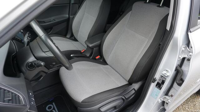 Hyundai I 20 1.0 T-GDI 100pk 5Drs Comfort 17inch LM Navi LED A-Camera Clima DAB *NL auto* Sportief! 130284km!
