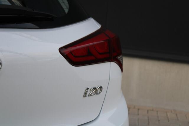 Hyundai I 20 1.0 T-GDI Comfort 100pk - Camera - Bluetooth - Navi - DAB - Cruise - Lane Assist - Rijklaar