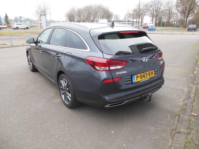 Hyundai I 30 Wagon 1.5 T-GDi MHEV Premium Staat in Hoogeveen