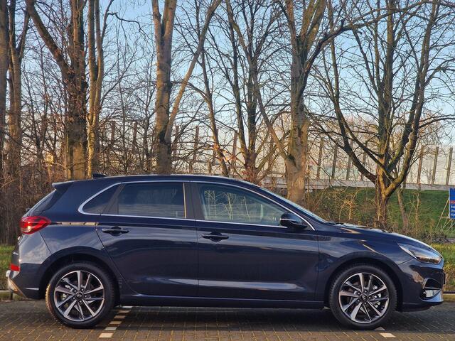 Hyundai I 30 1.5 T-GDi MHEV Premium | ¤2000 KORTING | AFNEEMBARE TREKHAAK | ALL SEASON BANDEN | STOEL/-STUUR VERWARMING |