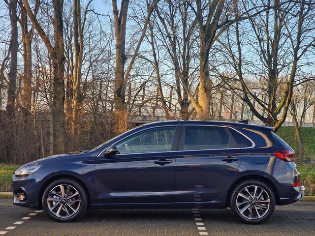 Hyundai I 30 1.5 T-GDi MHEV Premium | ¤2000 KORTING | AFNEEMBARE TREKHAAK | ALL SEASON BANDEN | STOEL/-STUUR VERWARMING |