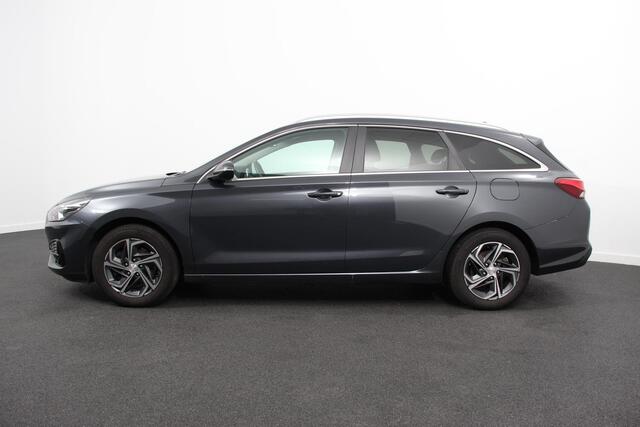 Hyundai I 30 Wagon 1.0 T-GDi 120 Pk Essential Navigatie Apple Carplay/Android Auto Climate Control Camera Afneembare Trekhaak Lane Assist Privacy Glass Keyless Go