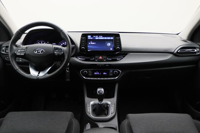 Hyundai I 30 1.0 T-GDi MHEV Comfort Camera, Apple Carplay, Stuur-/Stoelverw., LED, DAB, 16"