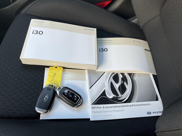 Hyundai I 30 Fastback 1.4 T-GDI 140PK N Line / Navigatie / Keyless / Achteruitrijcamera / Climate control / Cruise control / Draadloze telefoonlader / Fabr. garantie tot 04-04-2025 / 1e eigenaar / N-Line / 1.410kg Trekgewicht
