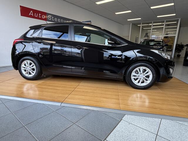 Hyundai I 30 1.6 GDI i-Motion Plus NAVI * TREKHAAK * PDC NIEUWE APK T/M 19-8-2026