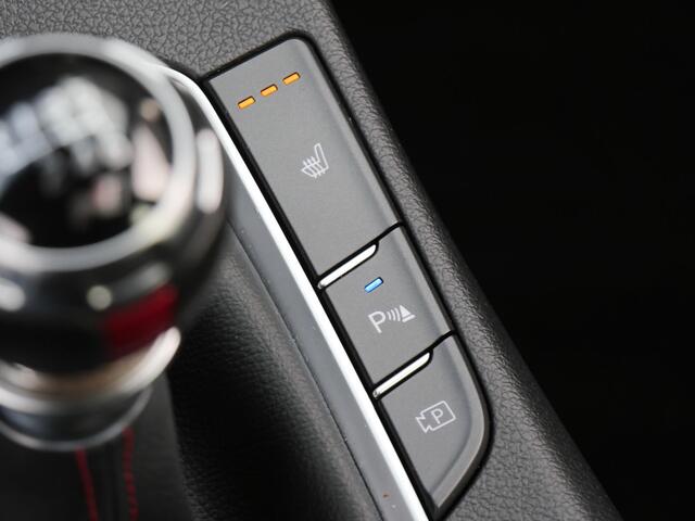 Hyundai I 30 1.5 T-GDi N-LINE/ SHADOW GRAY/ AFN. TREKHAAK/ ALL-SEASON BANDEN