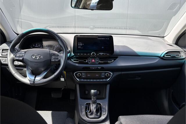 Hyundai I 30 Wagon 1.5 T-GDi MHEV Premium - Lane Assist - Stoel/Stuur verwarmd - Carplay - Android - Navi - DAB - Grootlicht ASS - LED Koplampen - Rijklaar