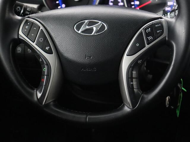 Hyundai I 30 1.6 GDI i-Vision | Trekhaak | Camera | Navigatie | Cruise control | Climate control | Bluetooth