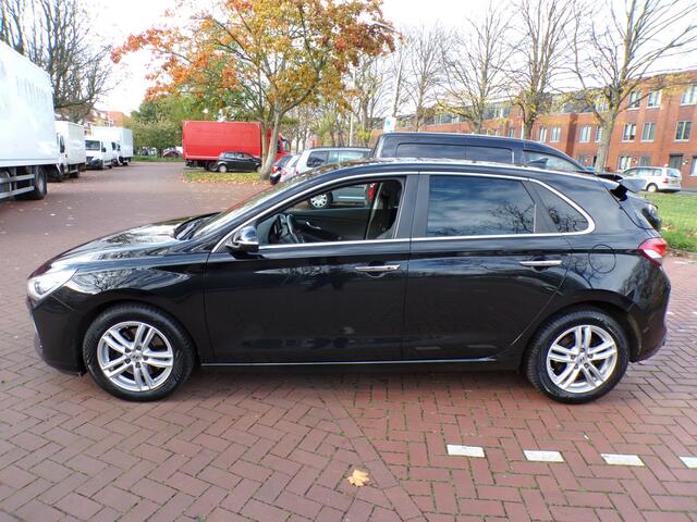 Hyundai I 30 1.4 T-GDI Premium AUTOMAAT PANORAMADAK APPLE CARPLAY ETC..