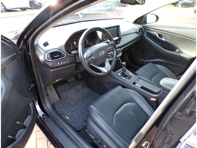 Hyundai I 30 1.4 T-GDI Premium AUTOMAAT PANORAMADAK APPLE CARPLAY ETC..