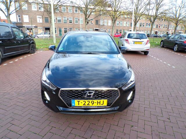 Hyundai I 30 1.4 T-GDI Premium AUTOMAAT PANORAMADAK APPLE CARPLAY ETC..