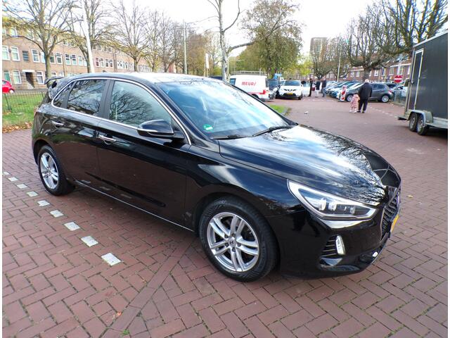 Hyundai I 30 1.4 T-GDI Premium AUTOMAAT PANORAMADAK APPLE CARPLAY ETC..