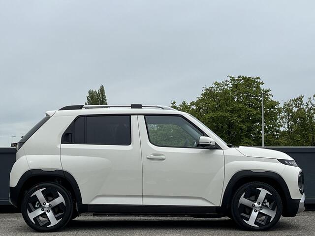 Hyundai INSTER Evolve Sky 49 kWh |¤3090 KORTING|360 CAMERA|STOELVERWARMING|SENSOREN VOOR & ACHTER| SCHUIF/-KANTEL DAK|