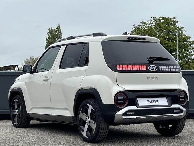 Hyundai INSTER Evolve Sky 49 kWh |¤3090 KORTING|360 CAMERA|STOELVERWARMING|SENSOREN VOOR & ACHTER| SCHUIF/-KANTEL DAK|