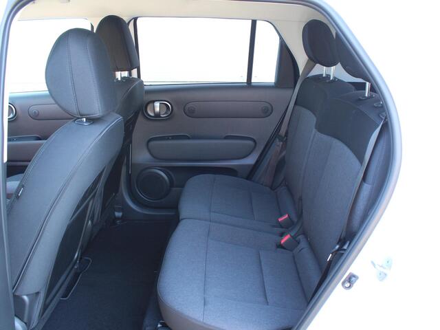 Hyundai INSTER Pulse 49 kWh / Winter Pack / Stoel- + Stuurverwarming / Navigatie + Apple Carplay/Android Auto / Climate Control / Keyless Entry & Start / Warmtepomp /