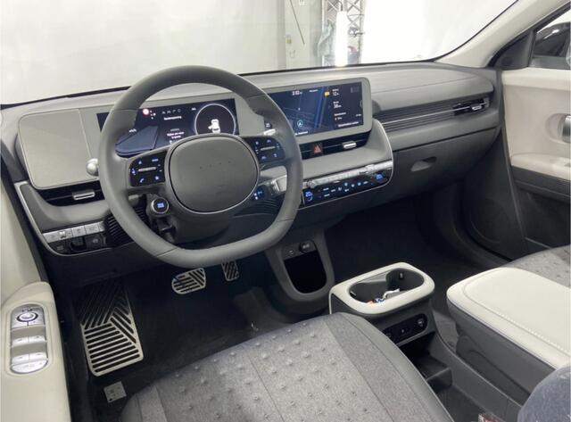 Hyundai IONIQ 5 Connect 58 kWh Keyless entry / Navigatiesysteem / Elektrisch bedienbare achterklep