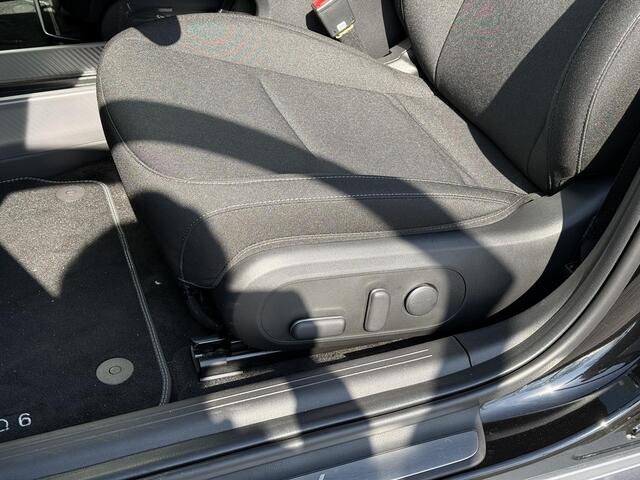 Hyundai IONIQ 6 Connect 77.4 kWh / 614 KM WLTP / Stoelverwarming Voor & Achter / Climate Control / Adaptive Cruise Control / Elek. Achterklep / Elek. Bestuurdersstoel / Beschikbaar per 01-06 /