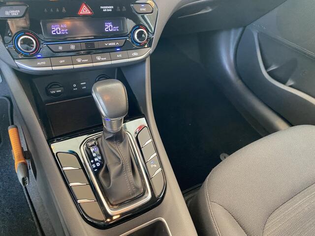 Hyundai IONIQ 1.6 GDi Comfort,Automaat,Navigatie,Achteruitrijcamera,Climate&Cruisecontrol,Spraakbediening,Keyless,Sensoren V&A,