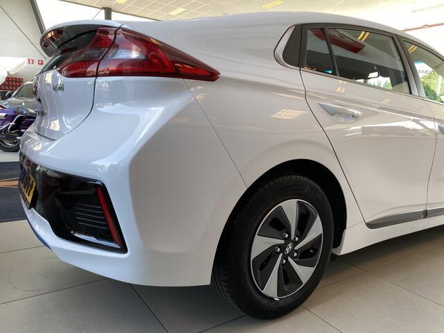 Hyundai IONIQ 1.6 GDi Comfort,Automaat,Navigatie,Achteruitrijcamera,Climate&Cruisecontrol,Spraakbediening,Keyless,Sensoren V&A,