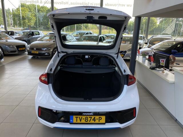 Hyundai IONIQ 1.6 GDi Comfort,Automaat,Navigatie,Achteruitrijcamera,Climate&Cruisecontrol,Spraakbediening,Keyless,Sensoren V&A,