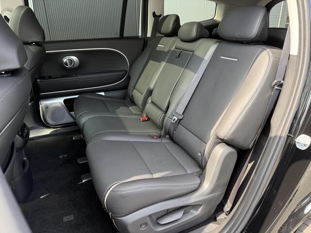 Hyundai IONIQ 9 Connect+ AWD 7p. 110.3 kWh / Nu in de Showroom! / Stoelmassage / Stoel- & Stuurverwarming / Stoelverkoeling Voor + Achter / Schuif- & Kanteldak / 360 Camera /