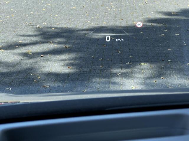 Hyundai IONIQ 6 Lounge 77.4 kWh Automaat / Origineel NL Auto / WLTP bereik 545 km / Stoelventilatie / Stuur-, stoel- & achterbankverwarming / Cam 360° / Navi / HUD / 20" LM wielen /