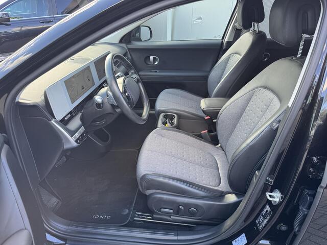 Hyundai IONIQ 5 Style 58 kWh / Actieradius 384KM WLTP / 3 Fasen Laden / Navigatie / Appel CarPlay & Android Auto / Cruise Control / Dealer Onderhouden / Parkeersensoren / Adaptieve Cruise Control / Privacy Glass / Achteruitrijcamera /