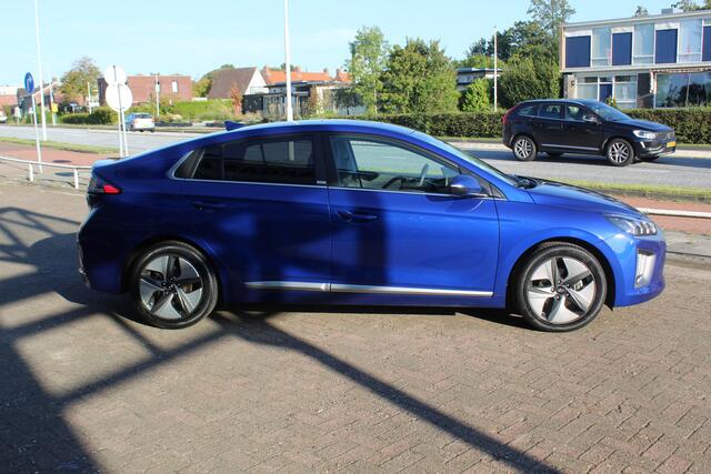 Hyundai IONIQ 1.6 GDi Hybrid Premium - Plus Uiterst nette auto Navigatie, Cruise Control, Climate Control, Trekhaak