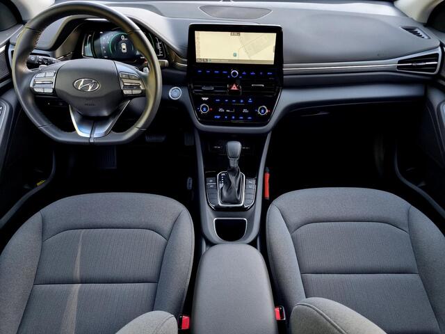 Hyundai IONIQ 1.6 Hybrid HEV Comfort - Plus Automaat / Navigatie / Achteruitrijcamera / Cruise Control Adaptief / Draadloze Telefoonlader