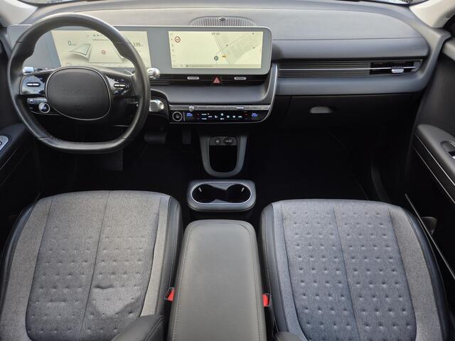 Hyundai IONIQ 5 Connect 73kWh Automaat / 20" Lounge Wielen / Apple Carplay Android Auto / WLTP bereik 451 km / Trekgewicht 1600 kg / Stuur-, Stoel en Achterbankverwarming / Adaptief CC / Elektrische achterklep / Achteruitrijcamera /