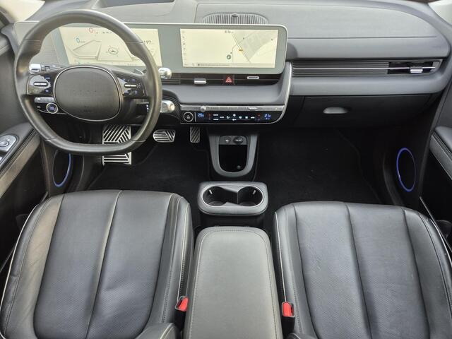 Hyundai IONIQ 5 Lounge AWD 73kWh Automaat / Relaxpakket / Panoramadak / Stuur-, Stoel en Achterbankverwarming / HUD / Stoelventilatie / Elektrische achterklep / Trekgewicht 1600 kg / Bose Audi Systeem / Adaptief CC /