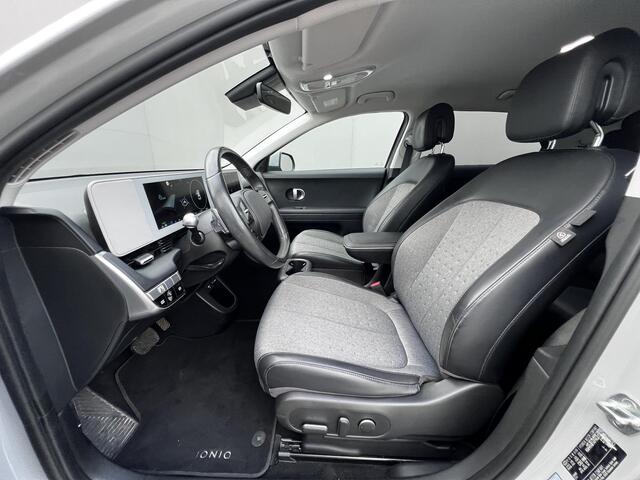 Hyundai IONIQ 5 Connect 73 kWh Automaat / Dealer onderhouden / Accu SoH 100% / 1.600 kg trekgewicht / Adapt. CC / WLTP 451 km / CCS snelladen / Warmtepomp / All Season banden op 19" LM wielen /