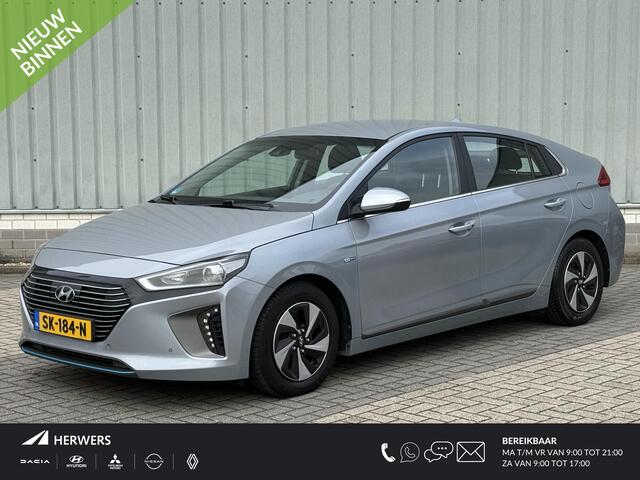 Hyundai IONIQ 1.6 GDi Comfort / Automaat / Parkeersensoren Voor + Achter / Achteruitrijcamera / Adaptieve Cruise Control / Bluetooth / Navigatie / Climate Control / Apple CarPlay & Android Auto / Origineel Nederlands / Dealer Onderhouden /