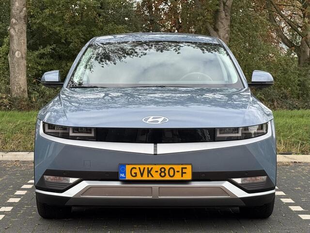 Hyundai IONIQ 5 Connect+ 77.4 kWh | Lederen bekleding | Warmtepomp & V2L | Geïntegreerde navigatie | Apple Carplay & Android Auto | Adaptieve Cruisecontrol | Camera | Warmtepomp | Stoel/-Stuur verwarming |