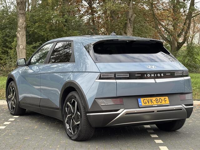 Hyundai IONIQ 5 Connect+ 77.4 kWh | Lederen bekleding | Warmtepomp & V2L | Geïntegreerde navigatie | Apple Carplay & Android Auto | Adaptieve Cruisecontrol | Camera | Warmtepomp | Stoel/-Stuur verwarming |