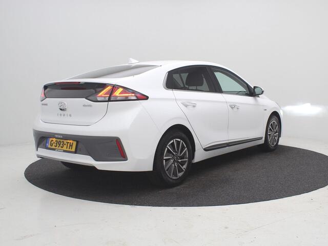 Hyundai IONIQ Premium EV 38 kWh / SoH 100% / NL Auto / 1ste Eigenaar / Dealer odnerhouden / Lederen bekleding / Navigatie / Stoel koeling & verwarming voor / Full Option /