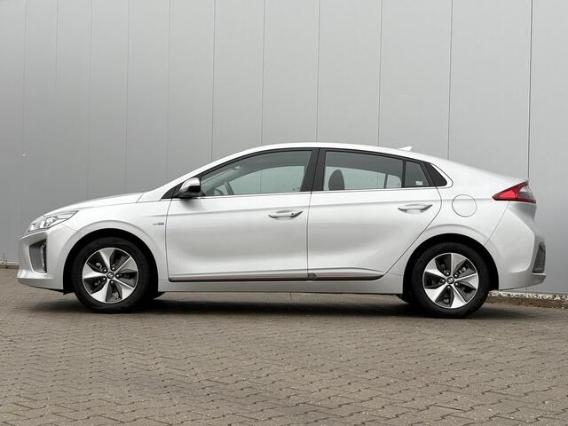 Hyundai IONIQ Comfort SOH 100% / Airco / Automaat / Stoelverwarming / All Season banden / Apple Carplay/Android Auto / Navigatiesysteem full map /
